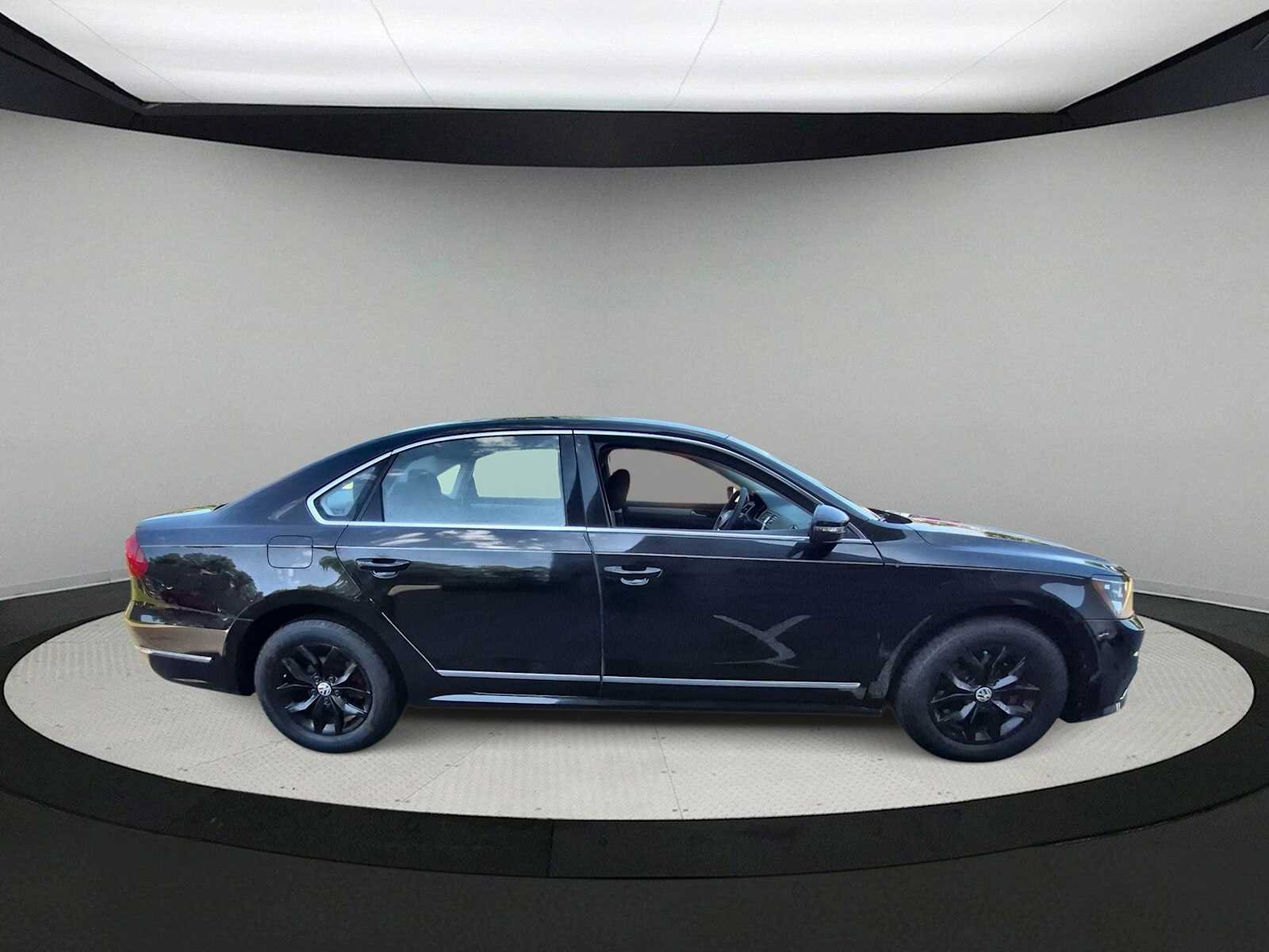 Used 2016 Volkswagen Passat 1.8T S FWD image 9