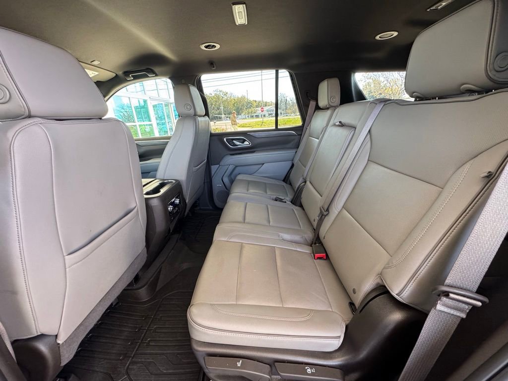 Used 2023 GMC Yukon SLT w/ SLT Luxury Package image 21