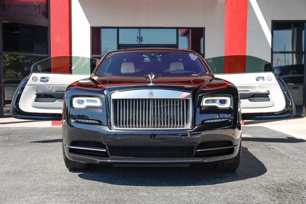 Used 2019 Rolls-Royce Wraith RWD image 4