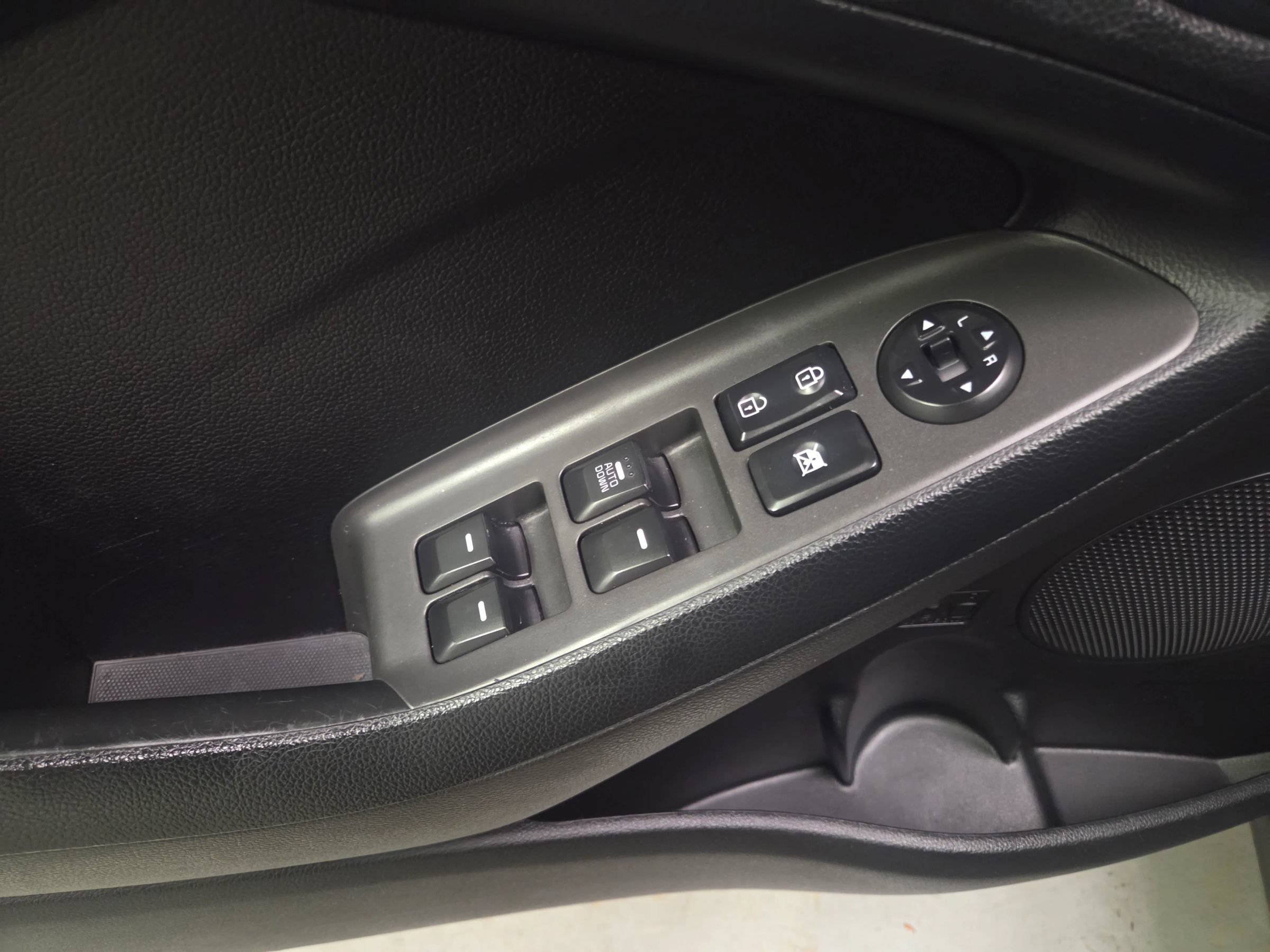 Used 2017 Kia Forte S FWD image 17