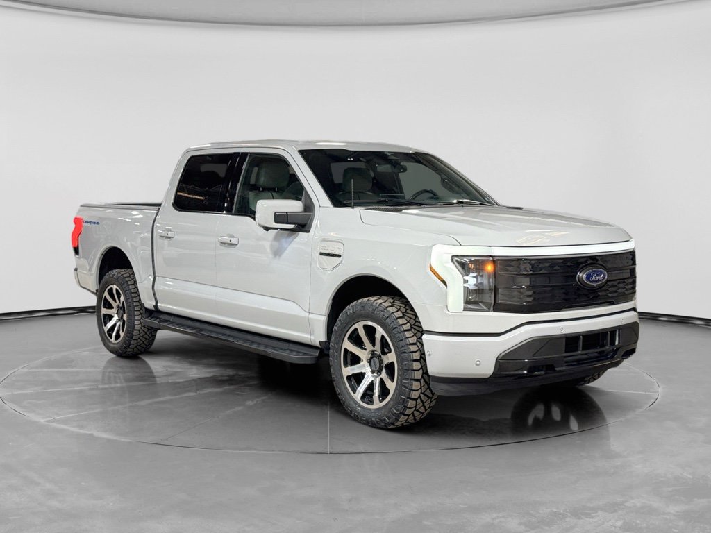 Used 2023 Ford F150 Lightning Platinum image 4