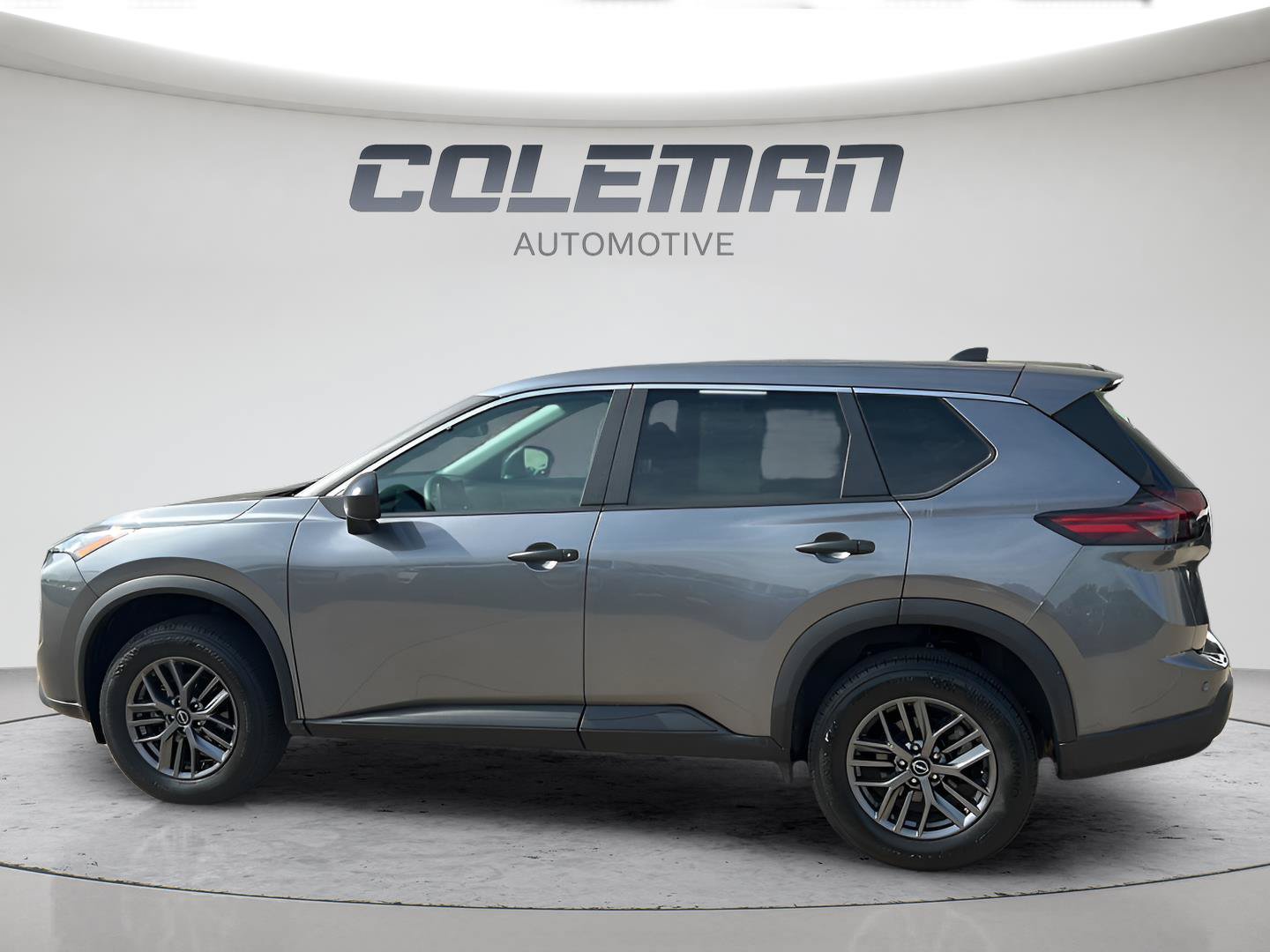 Used 2025 Nissan Rogue S AWD/4WD image 5