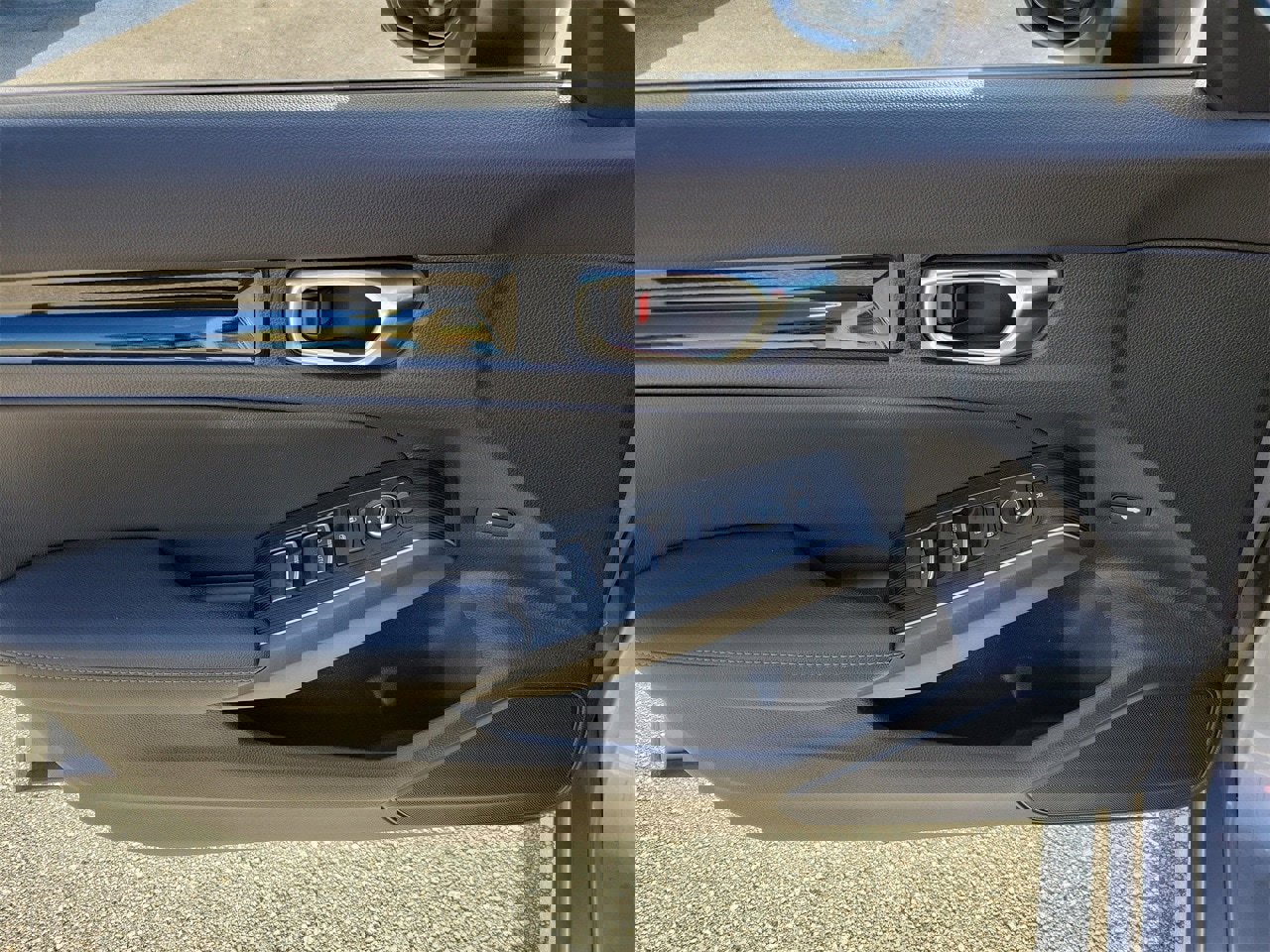 Used 2023 Honda Civic Touring image 13