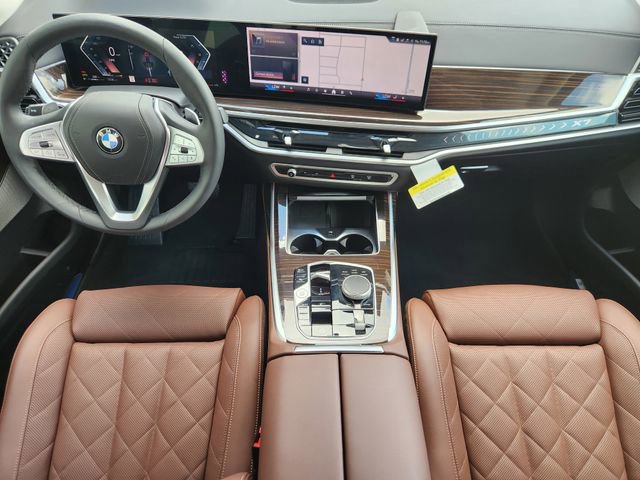 Used 2026 BMW X7 xDrive40i AWD/4WD image 4