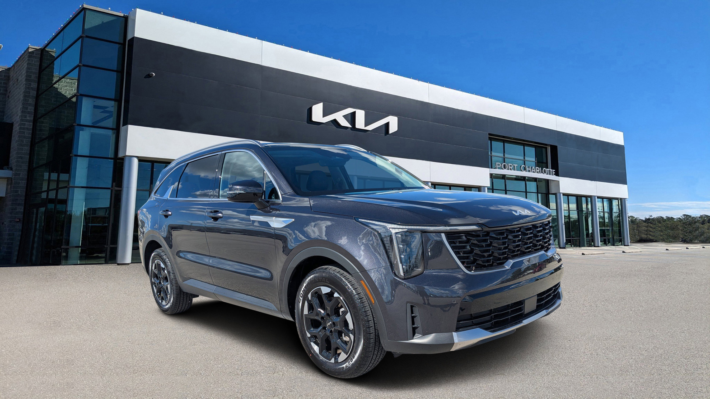 Certified 2025 Kia Sorento S w/ Panoramic Sunroof Package