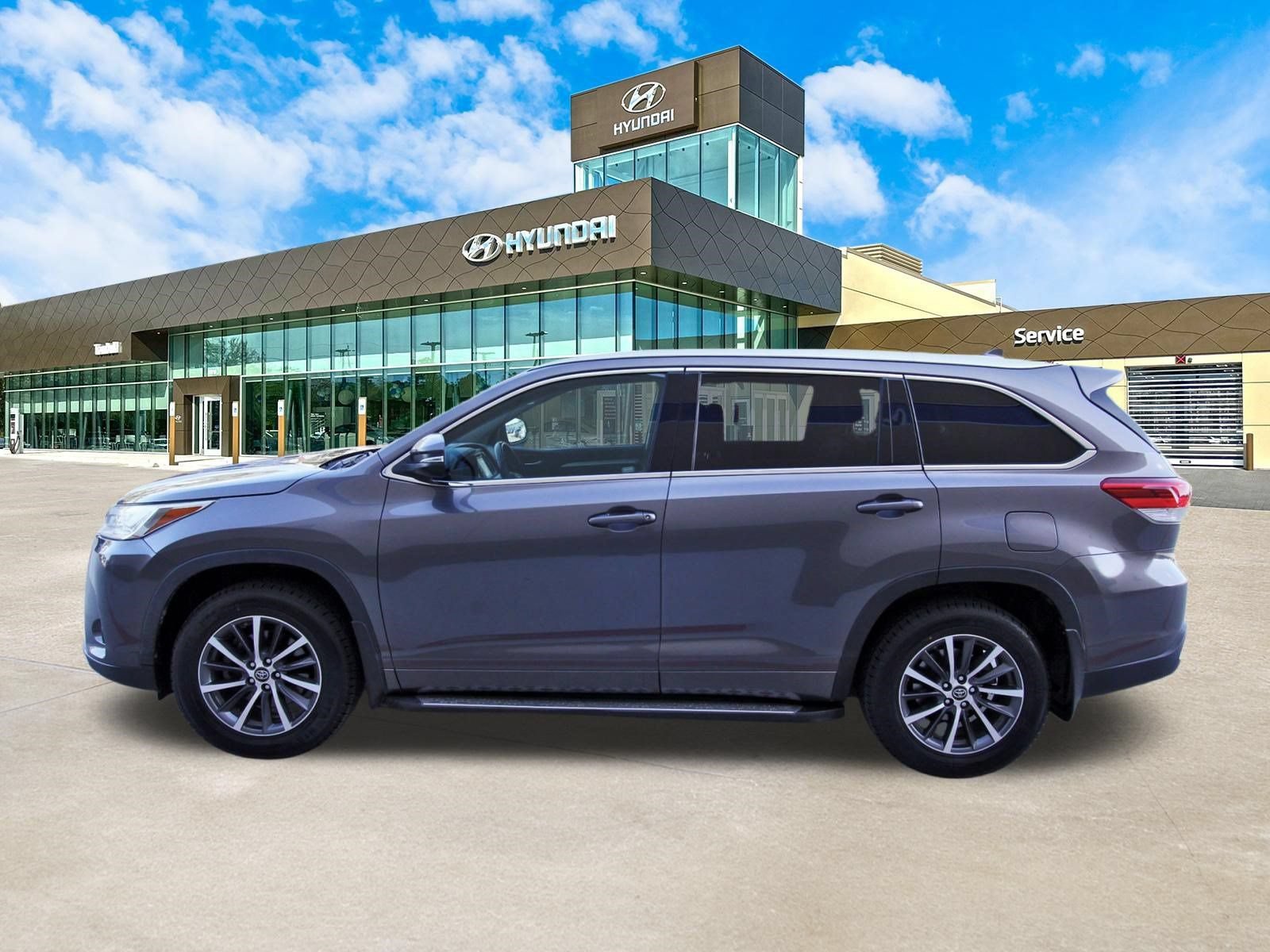 Used 2018 Toyota Highlander XLE AWD/4WD image 9