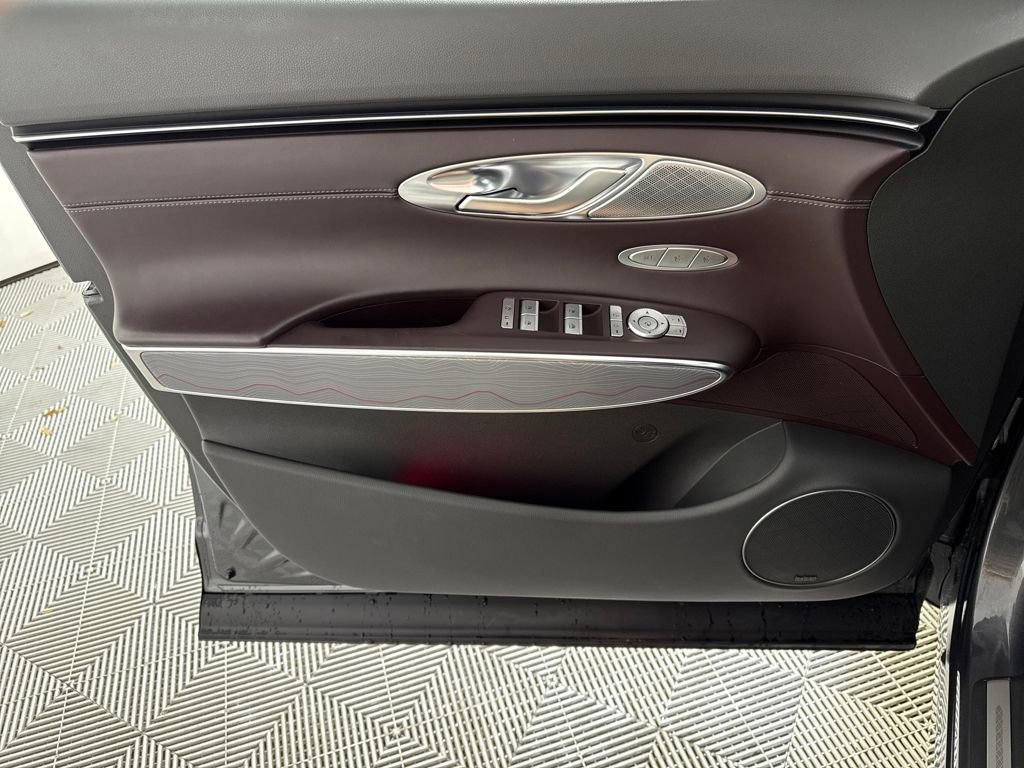 Certified 2022 Genesis GV70 2.5T w/ Advanced Package image 12