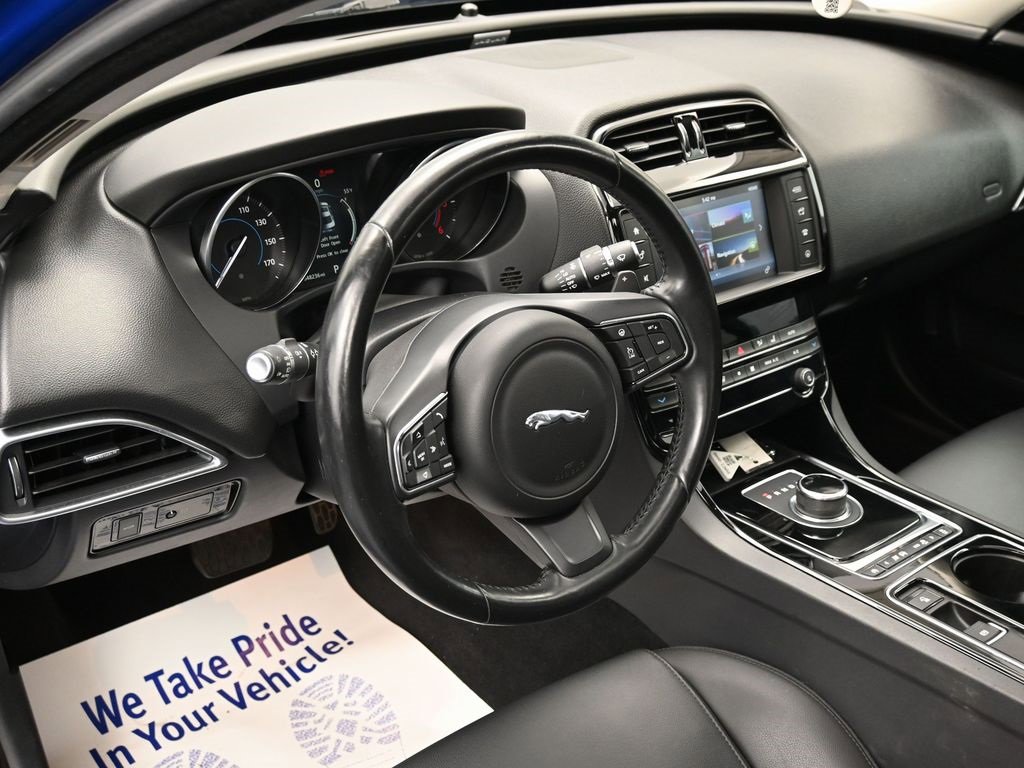 Used 2017 Jaguar XE Premium image 18