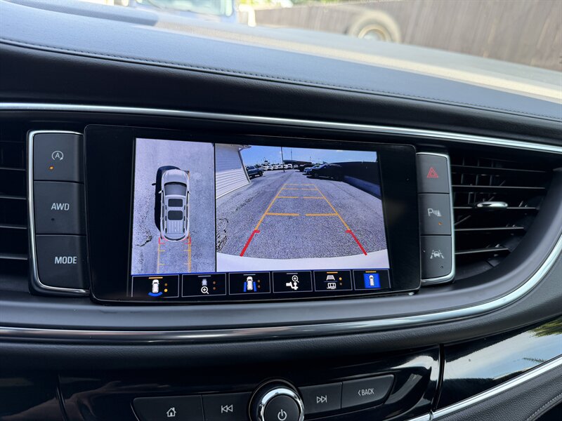 Used 2022 Buick Enclave Avenir w/ Avenir Technology Package AWD/4WD image 46