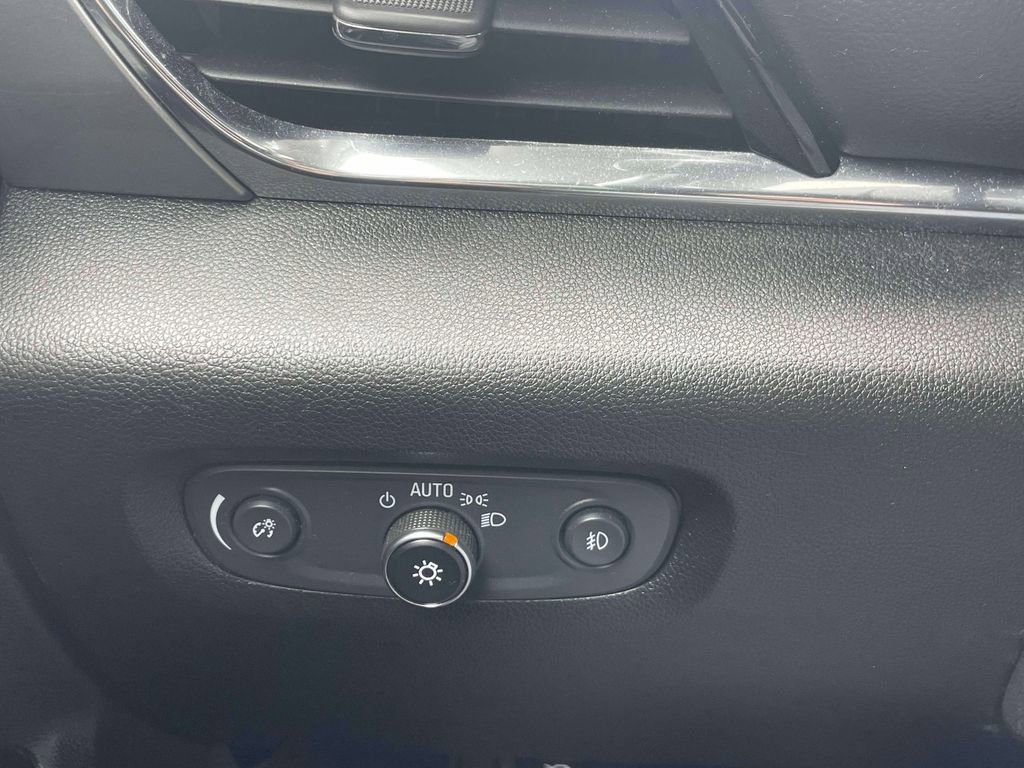 Used 2019 Chevrolet Traverse LT w/ LT Premium Package AWD/4WD image 22