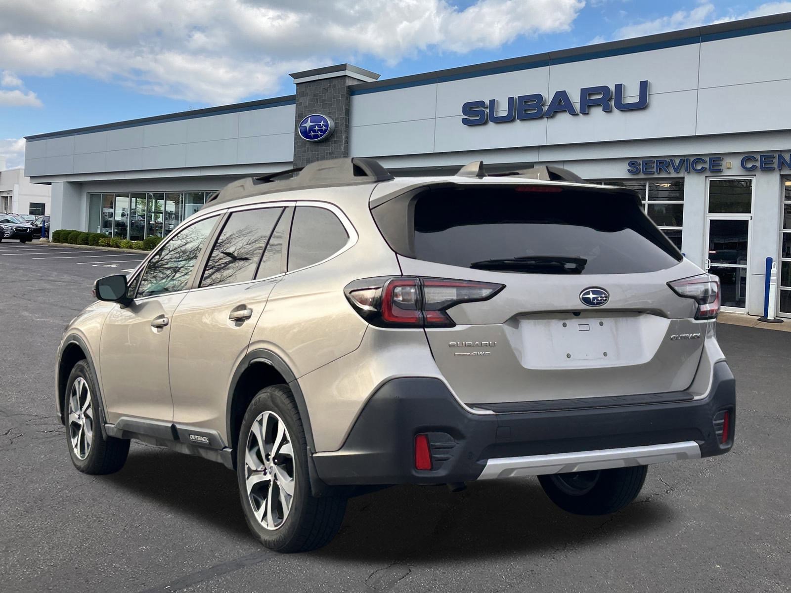 Used 2020 Subaru Outback Limited image 5