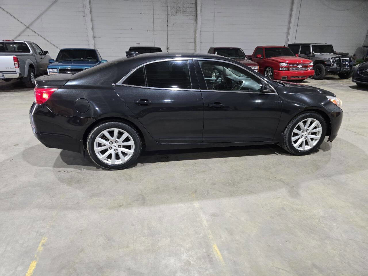 Used 2015 Chevrolet Malibu LT FWD image 13