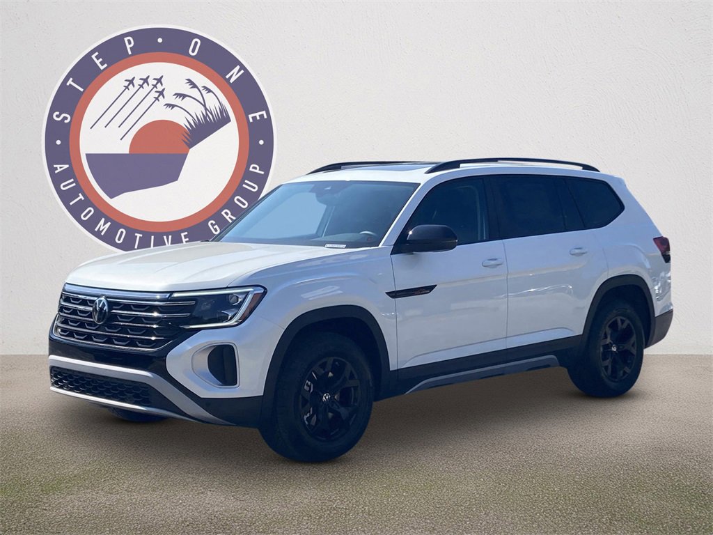 New 2026 Volkswagen Atlas Peak Edition image 2