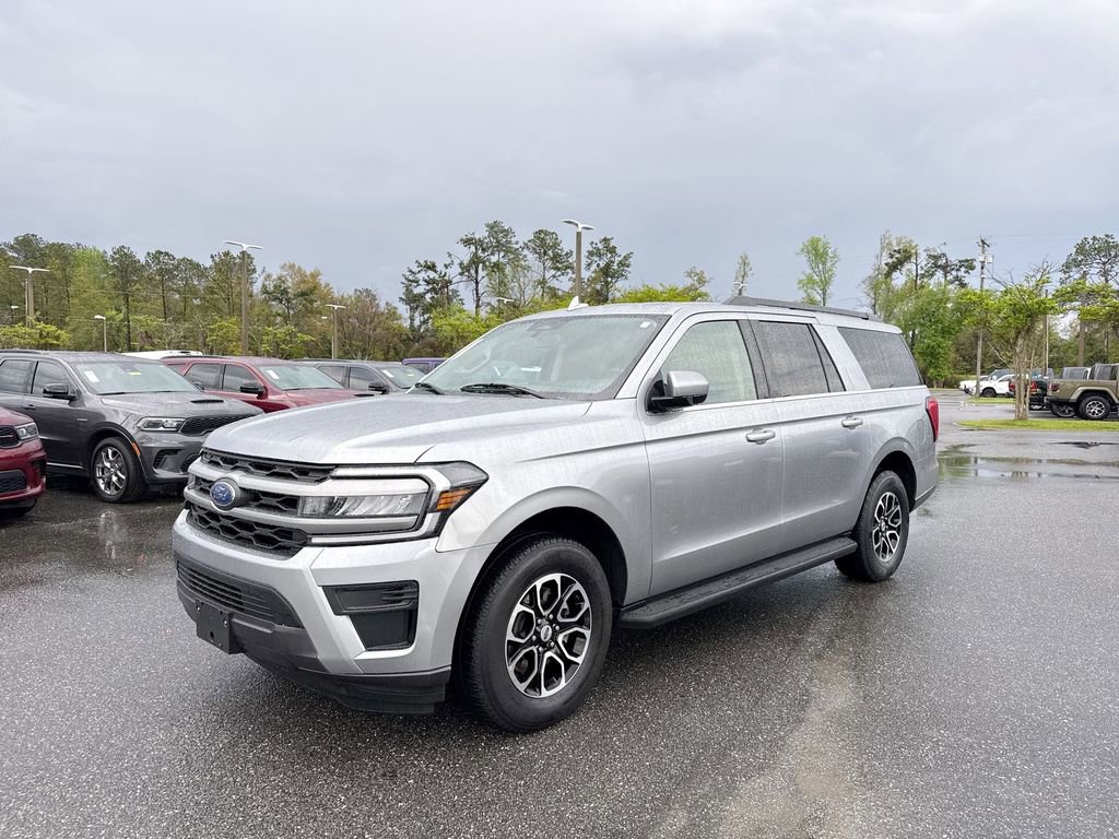 Used 2024 Ford Expedition Max XLT image 7
