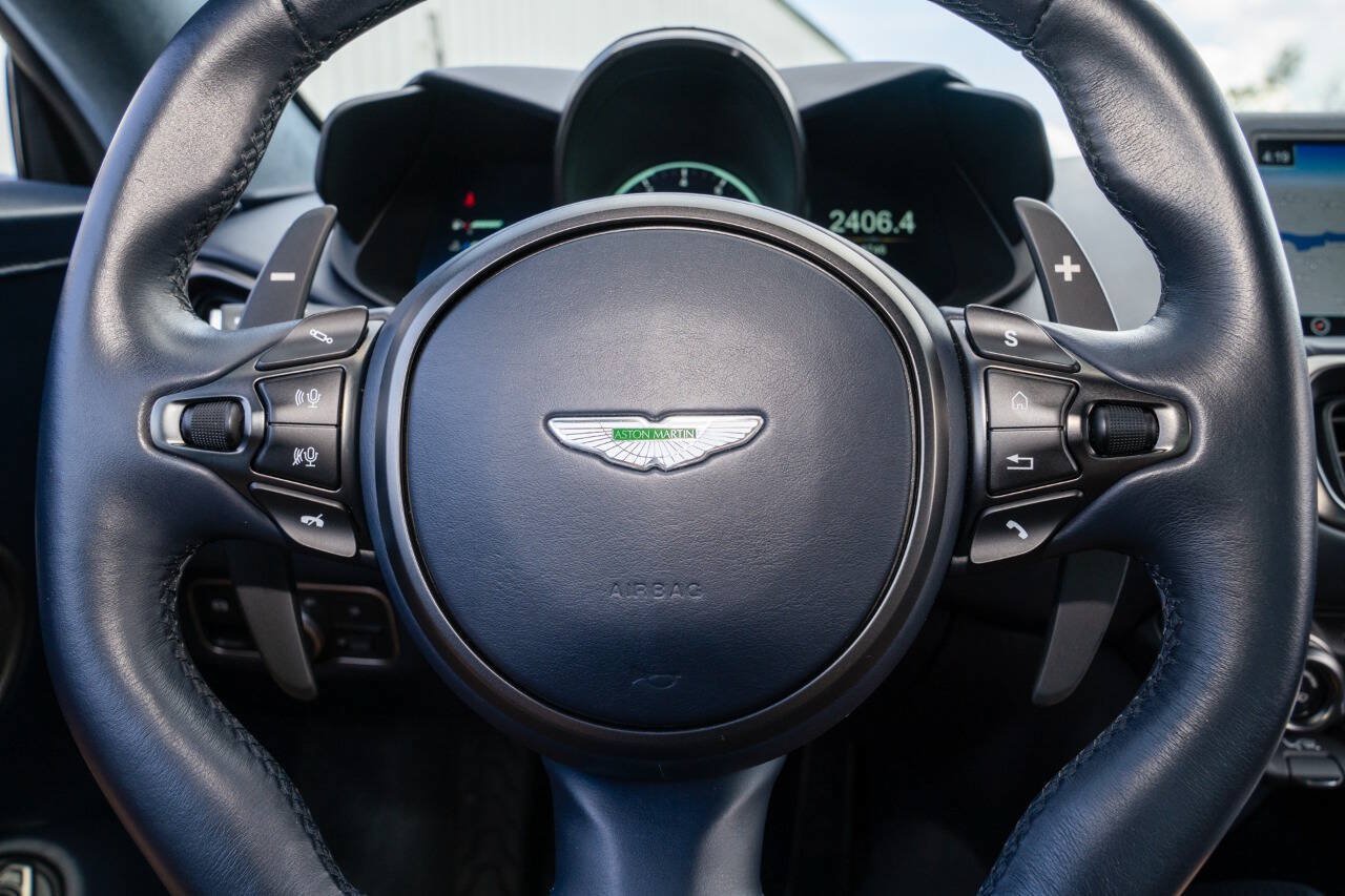 Used 2020 Aston Martin V8 Vantage Coupe RWD image 52