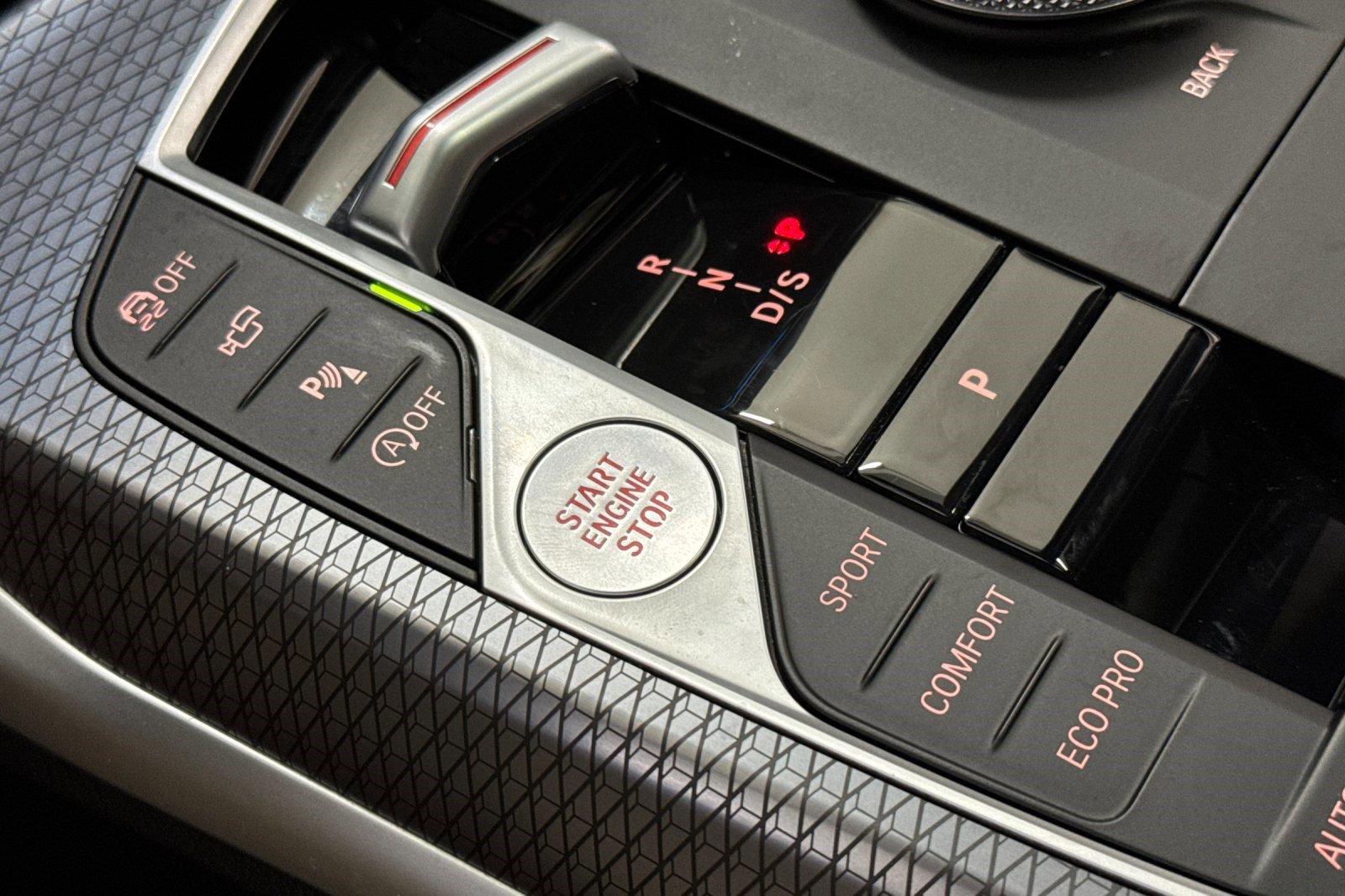 Used 2025 BMW 230i Coupe w/ M Sport Package image 32