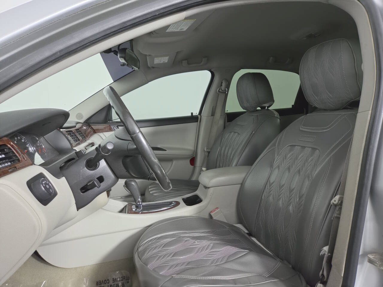 Used 2011 Chevrolet Impala LT FWD image 17