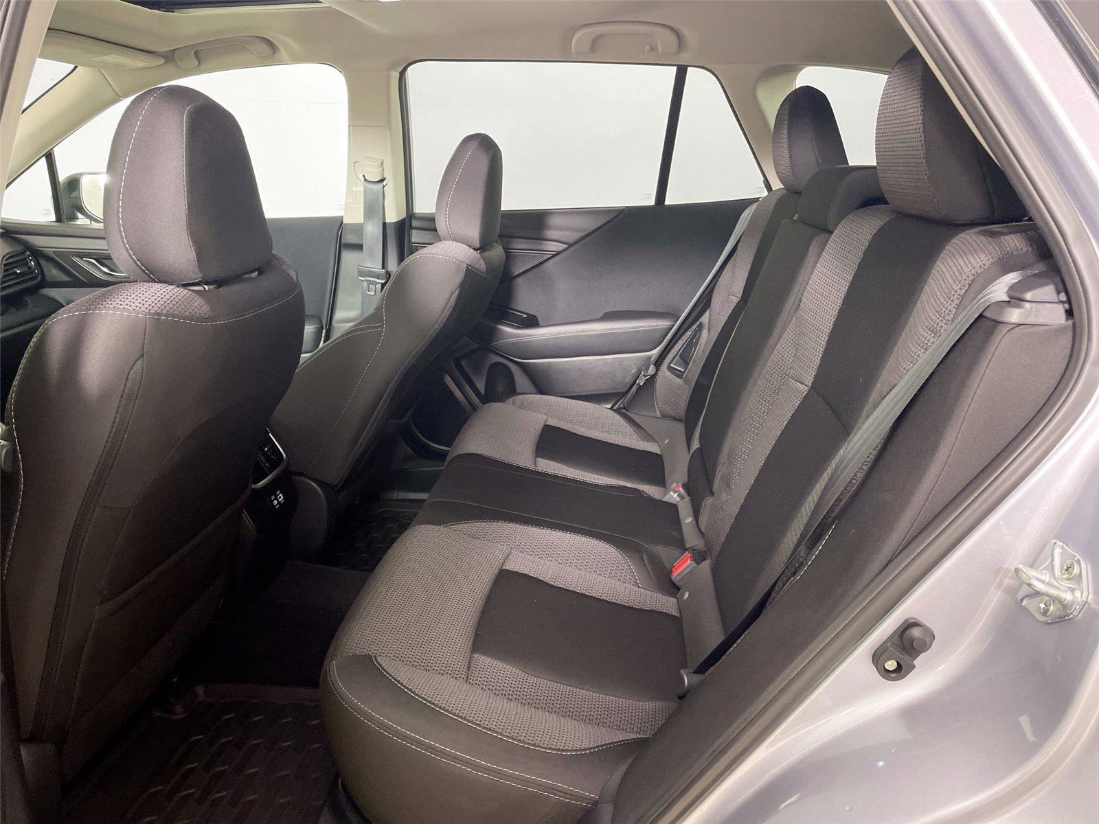 Used 2025 Subaru Outback Premium image 11