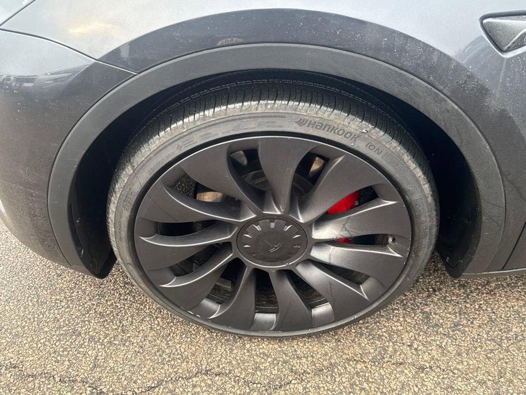 Used 2024 Tesla Model Y Performance image 36