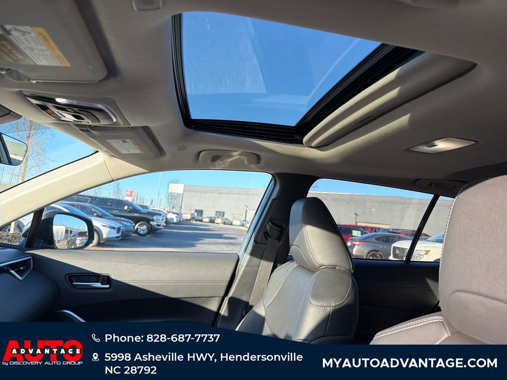 Used 2023 Toyota Corolla Cross XLE w/ Convenience Package image 28