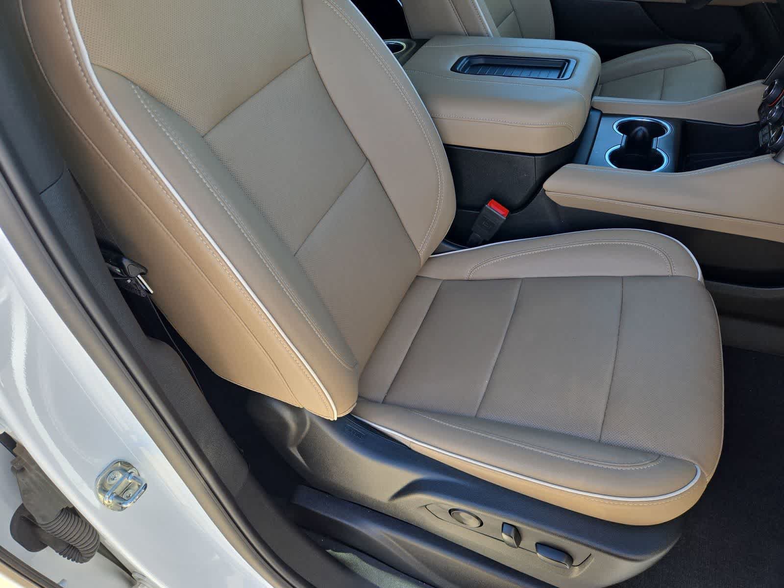 Used 2024 Chevrolet Suburban Premier RWD image 22