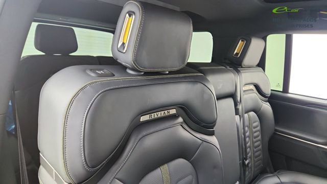 Used 2025 Rivian R1S Adventure AWD/4WD image 27