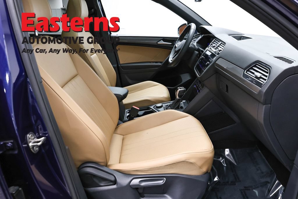 Used 2022 Volkswagen Tiguan SE w/ Panoramic Sunroof Package AWD/4WD image 48