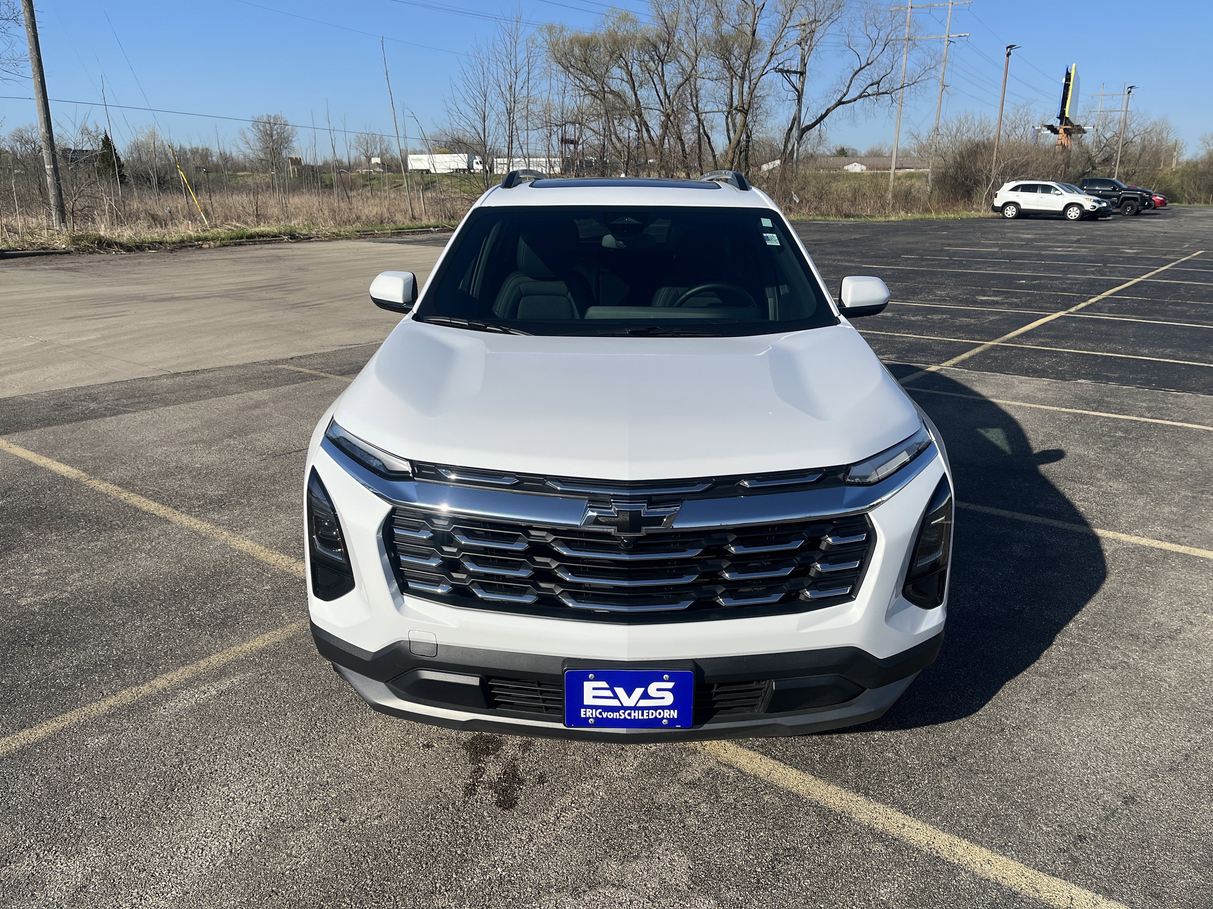 Used 2026 Chevrolet Equinox LT w/ Convenience Package II AWD/4WD image 2