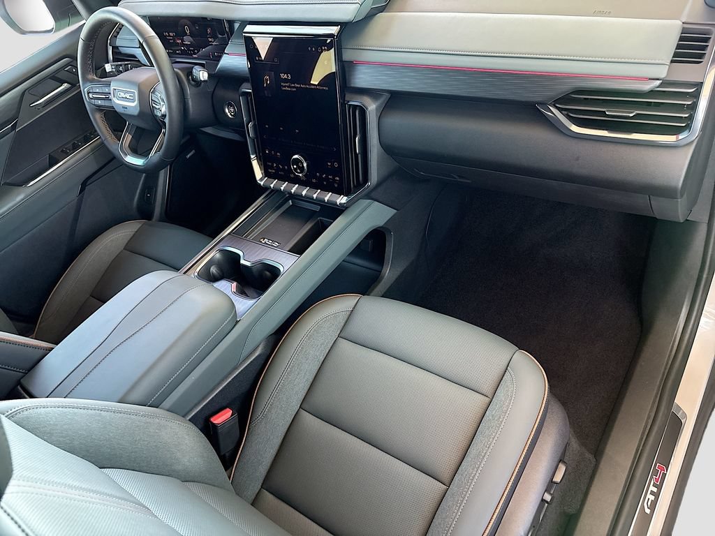 Used 2026 GMC Acadia AT4 w/ Luxury Package AWD/4WD image 17
