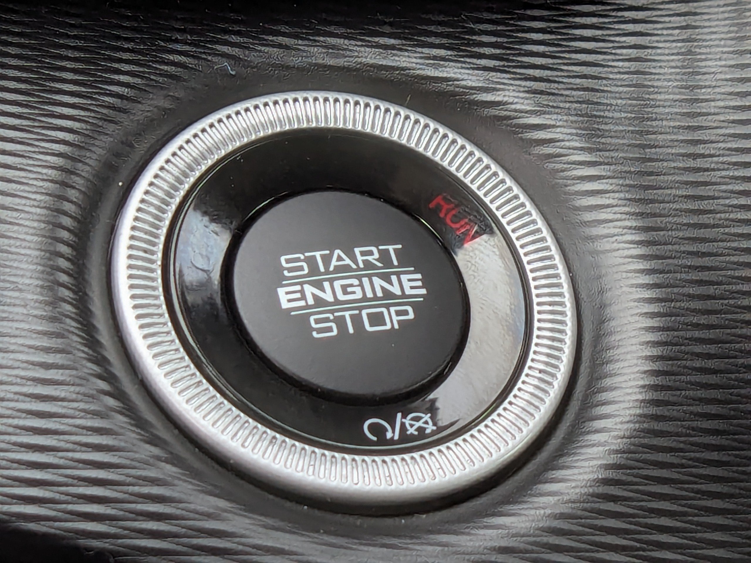 Used 2023 Jeep Grand Cherokee Laredo AWD/4WD image 30