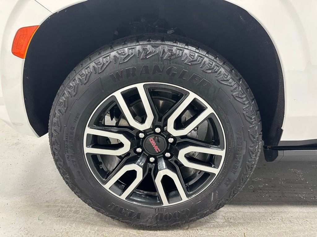 Used 2024 GMC Yukon AT4 w/ AT4 Premium Package image 64