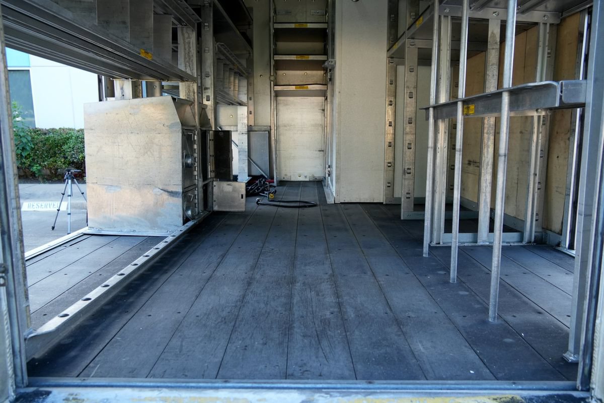 Used 2015 Chevrolet Express 4500 RWD image 10