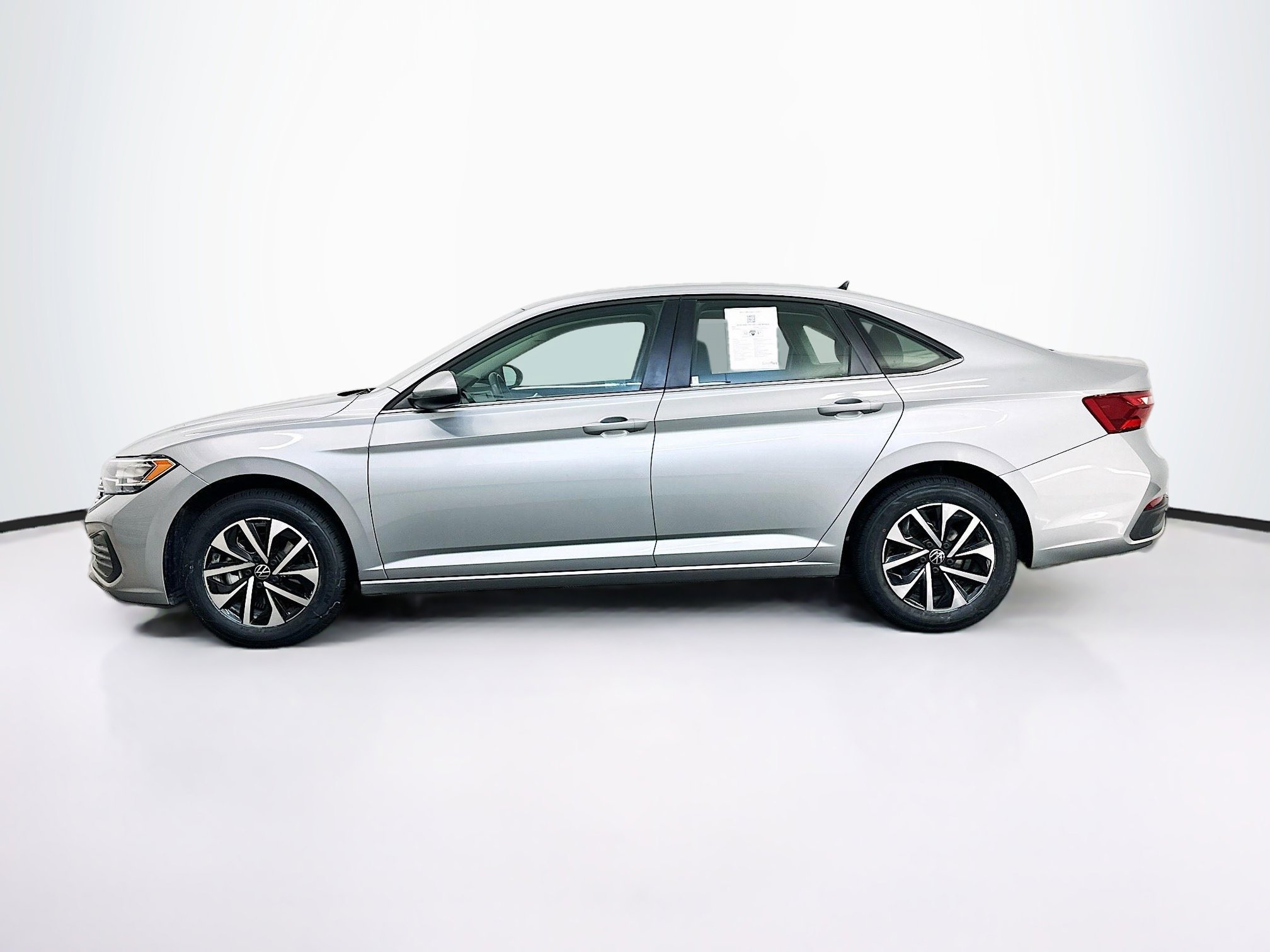 Used 2024 Volkswagen Jetta S image 4