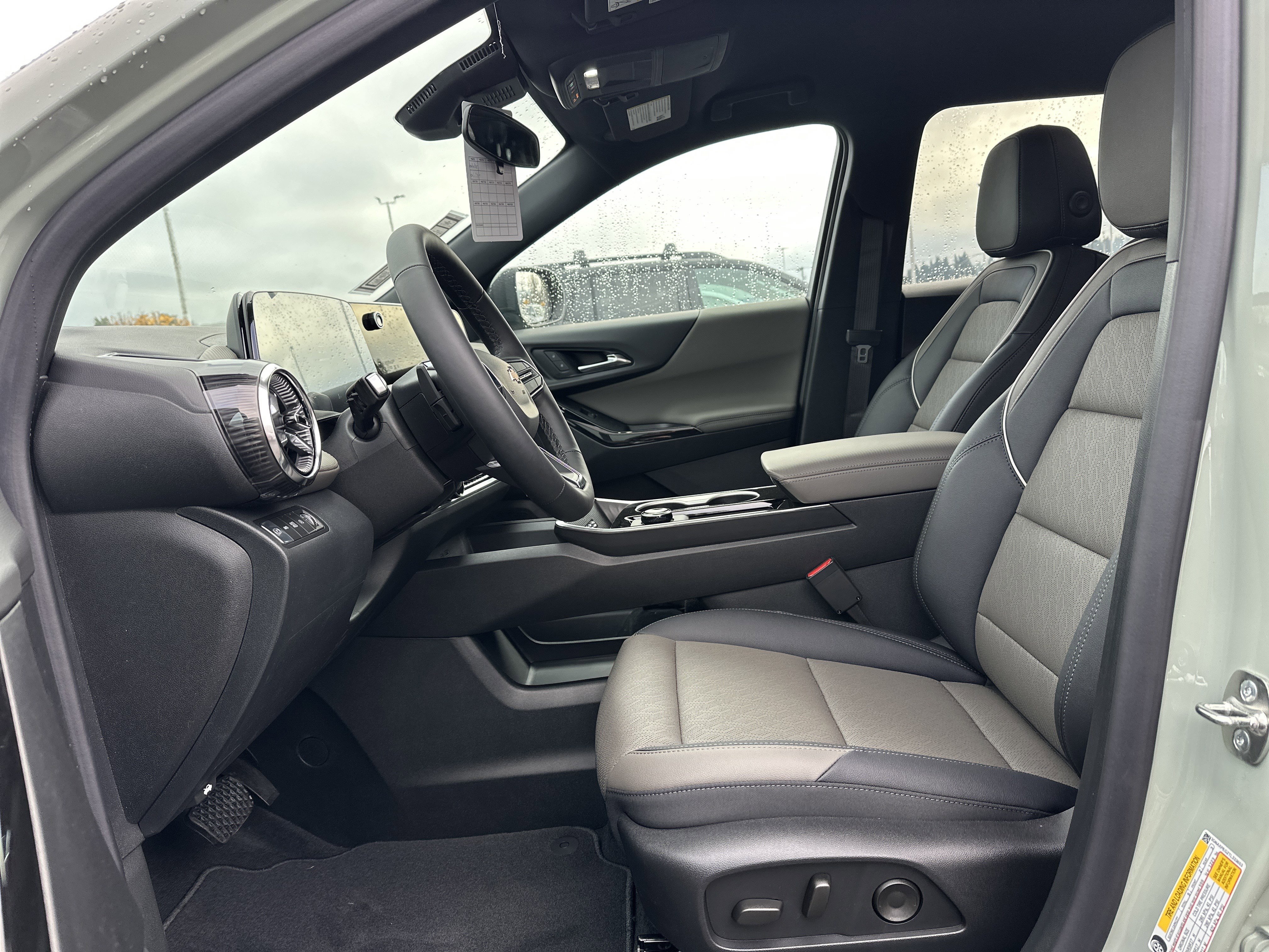 New 2026 Chevrolet Equinox LT w/ Convenience Package II image 10