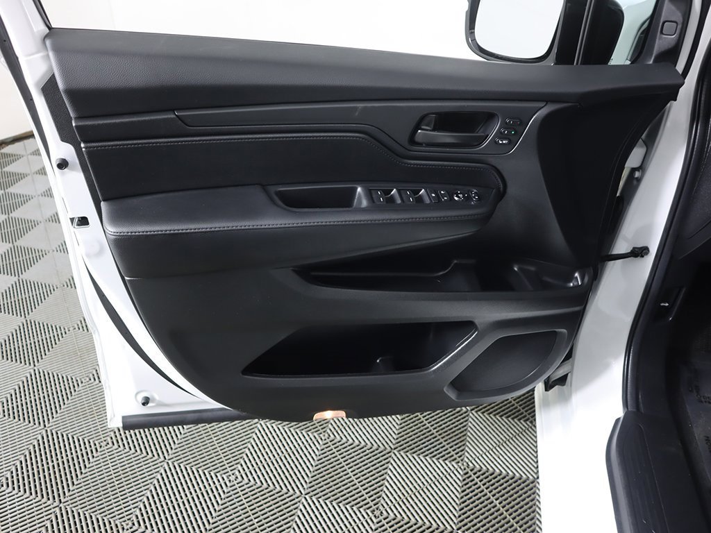 Used 2025 Honda Odyssey Sport-L image 18