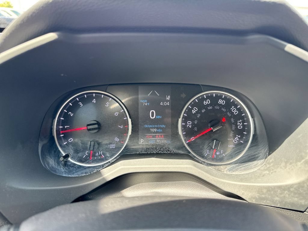 Used 2019 Toyota RAV4 LE AWD/4WD image 12