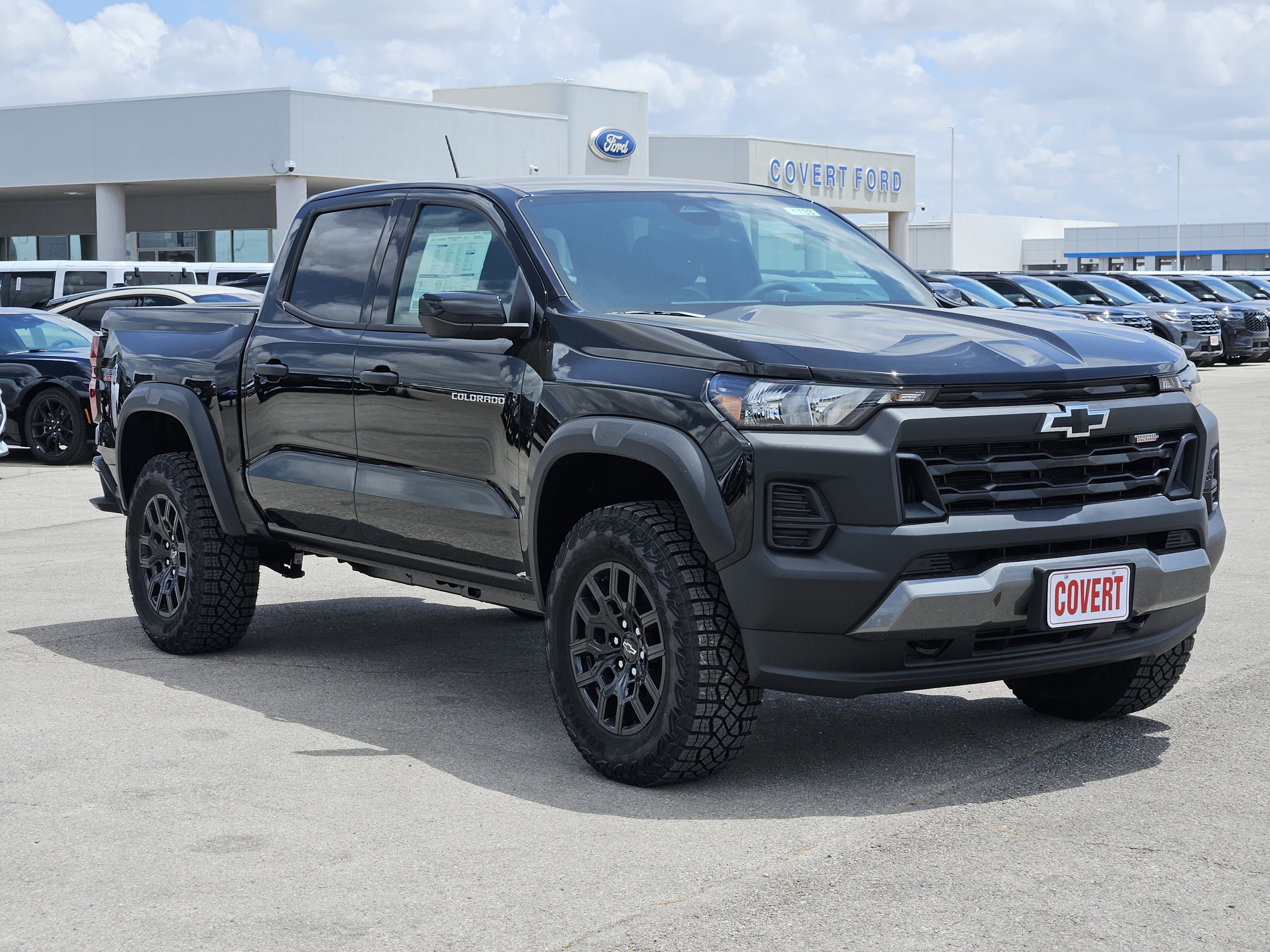 New 2026 Chevrolet Colorado Trail Boss AWD/4WD image 2