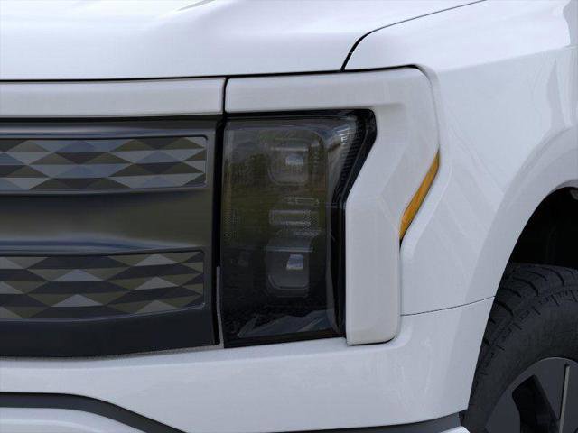 New 2025 Ford F150 Lightning Lariat image 18