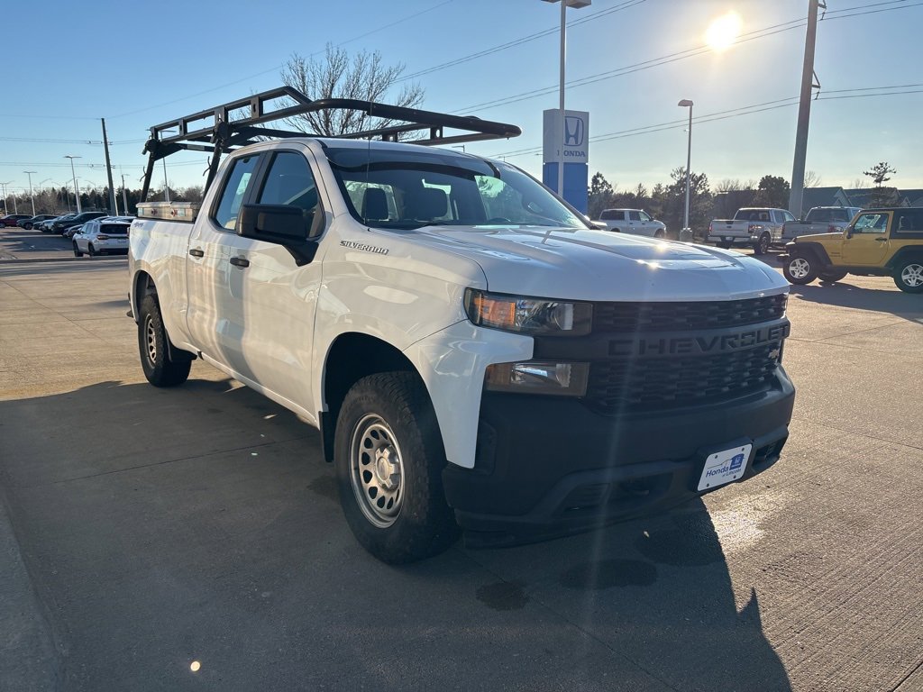 Used 2019 Chevrolet Silverado 1500 W/T w/ Trailering Package image 3