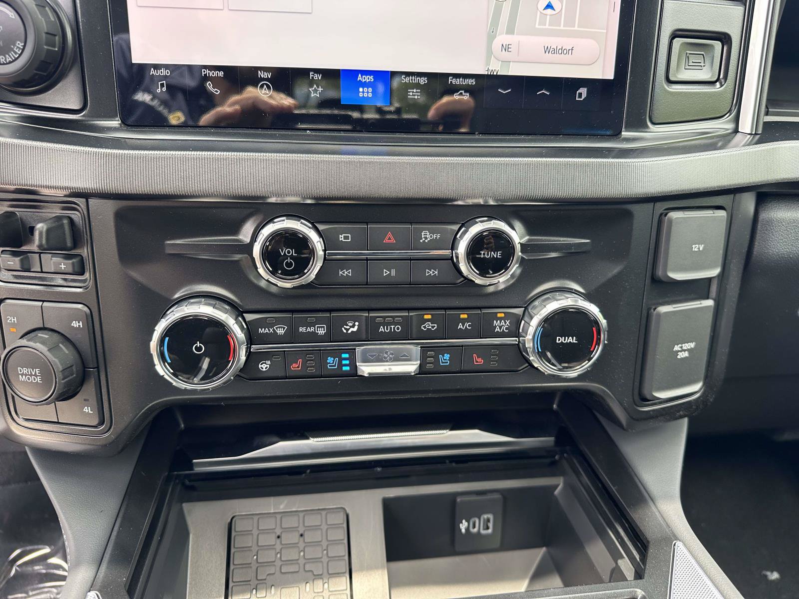 New 2026 Ford F350 Platinum AWD/4WD image 12