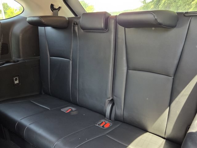 Used 2022 Toyota Highlander XLE AWD/4WD image 10