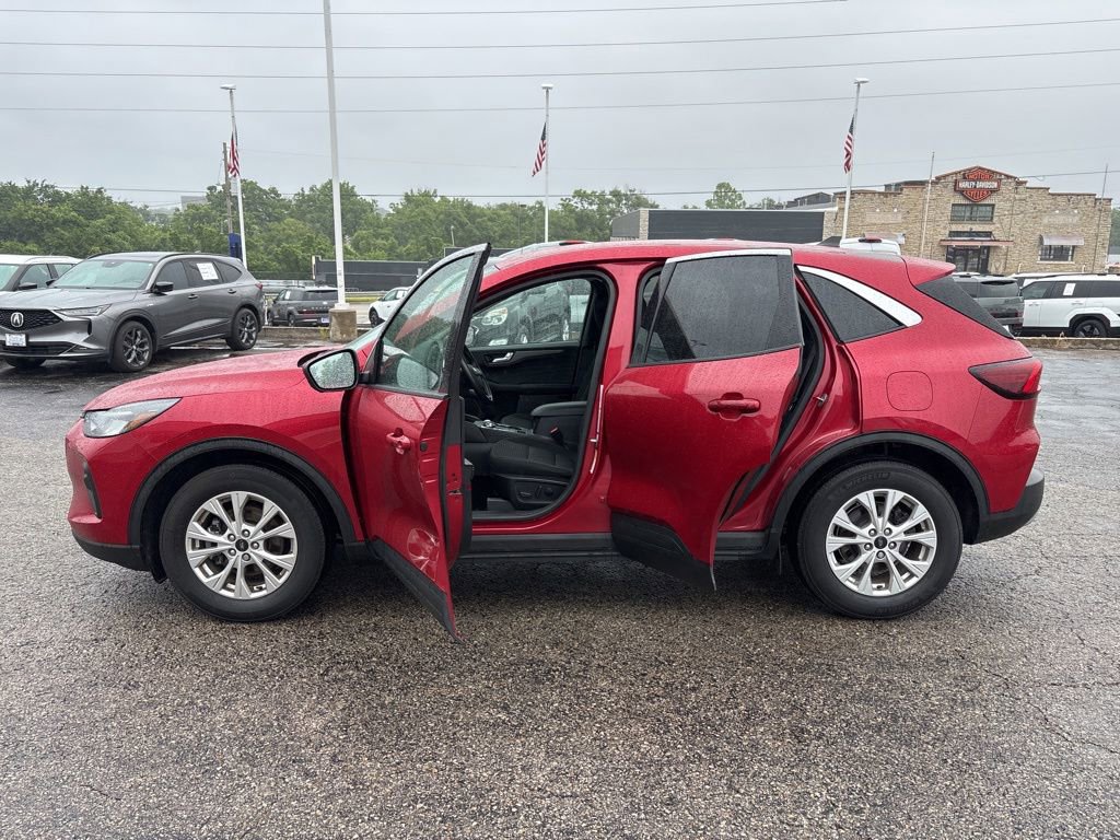 Used 2023 Ford Escape Active w/ Tech Pack #2 FWD image 4