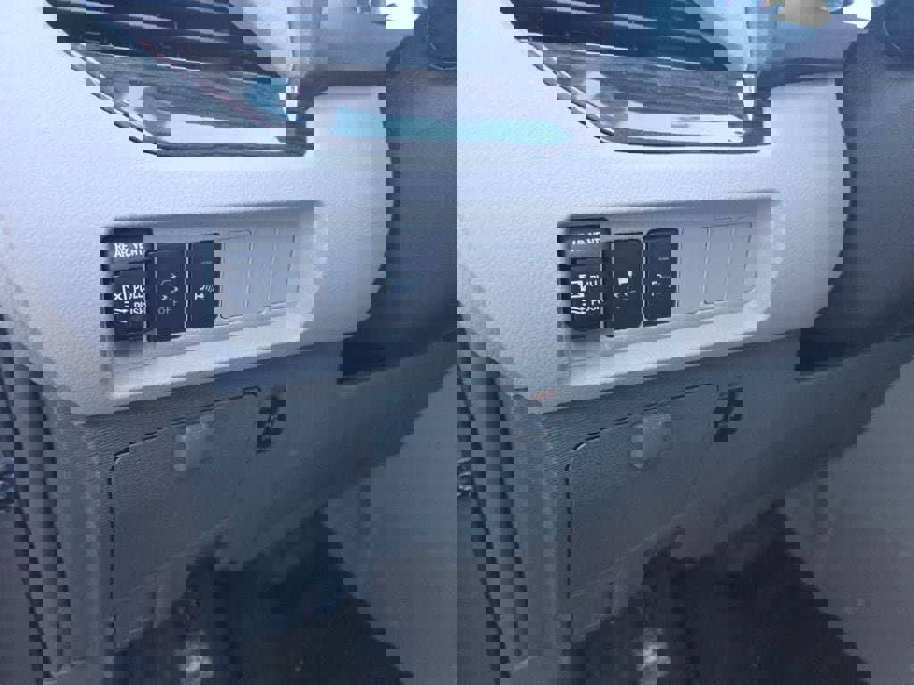 Used 2019 Toyota Sienna XLE w/ XLE Navigation Package image 18