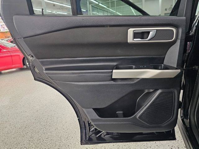 Used 2020 Ford Explorer XLT AWD/4WD image 36