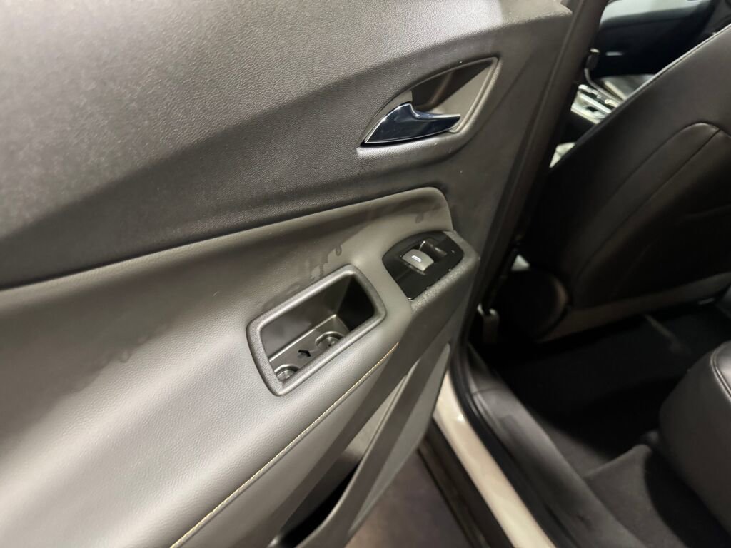 Used 2022 Chevrolet Equinox Premier image 16