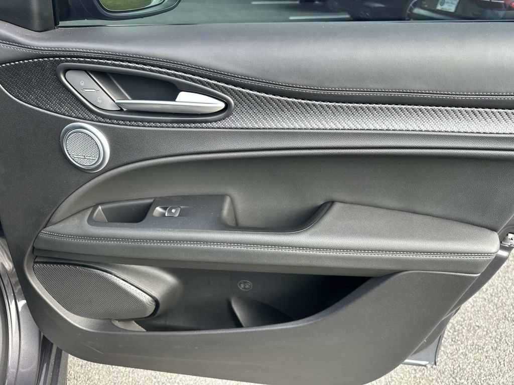 Used 2024 Alfa Romeo Stelvio Quadrifoglio AWD/4WD image 12