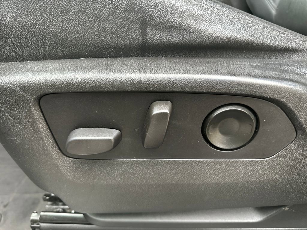 Used 2021 Chevrolet Tahoe Z71 w/ Z71 Off-Road Package image 19