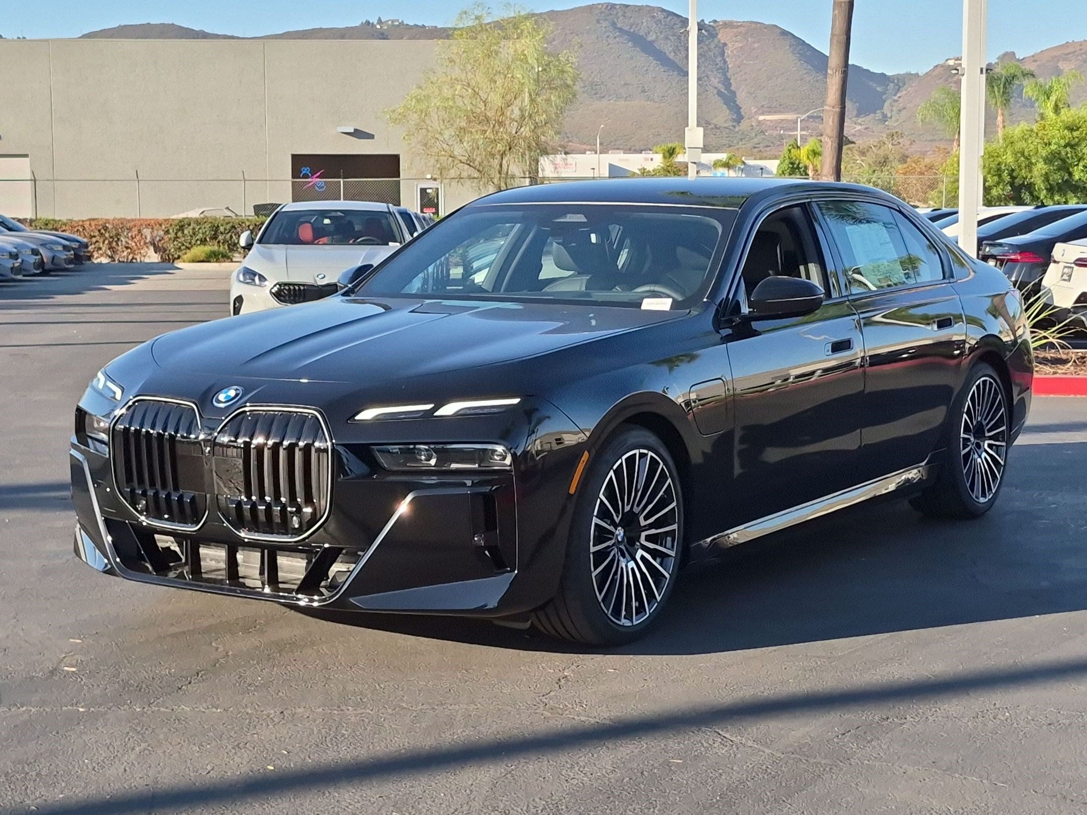 New 2026 BMW 750e xDrive w/ Premium Package AWD/4WD image 5