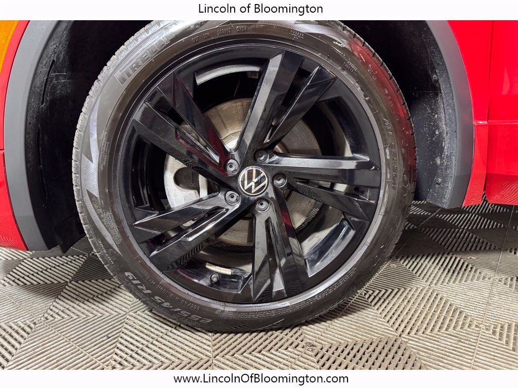 Used 2024 Volkswagen Tiguan SE R-Line AWD/4WD image 23