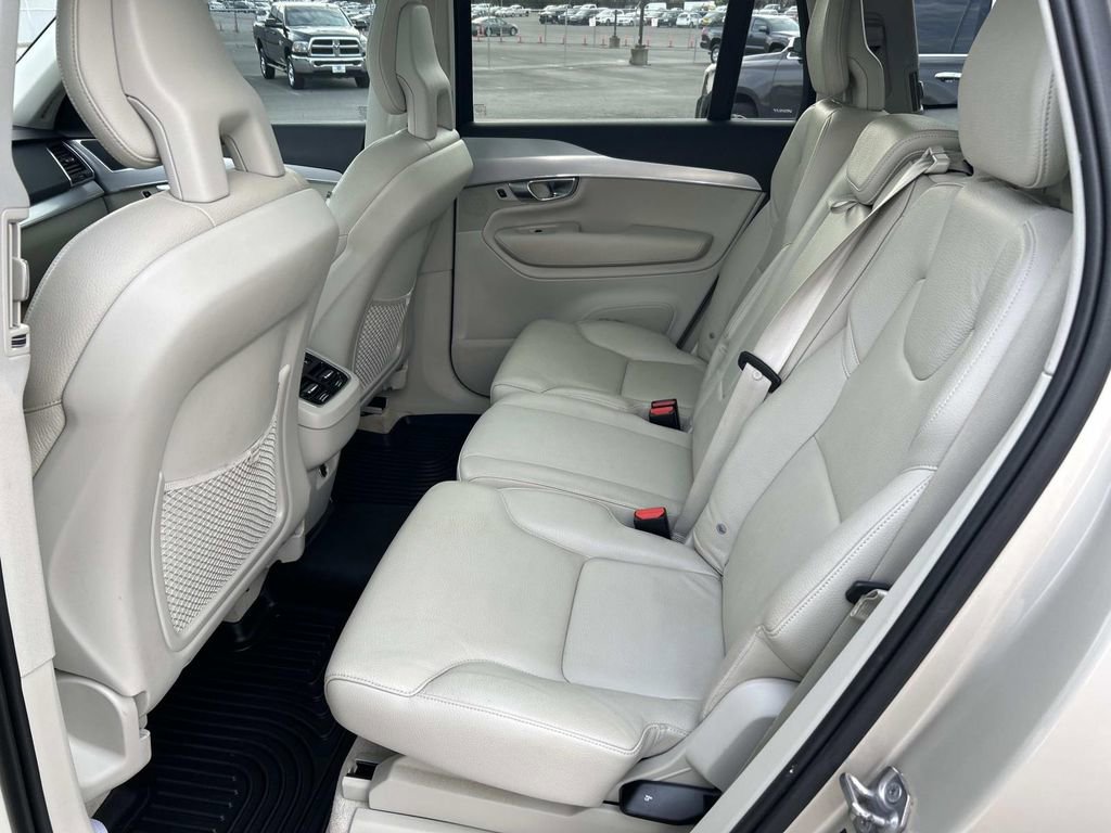 Used 2016 Volvo XC90 T6 Momentum image 20